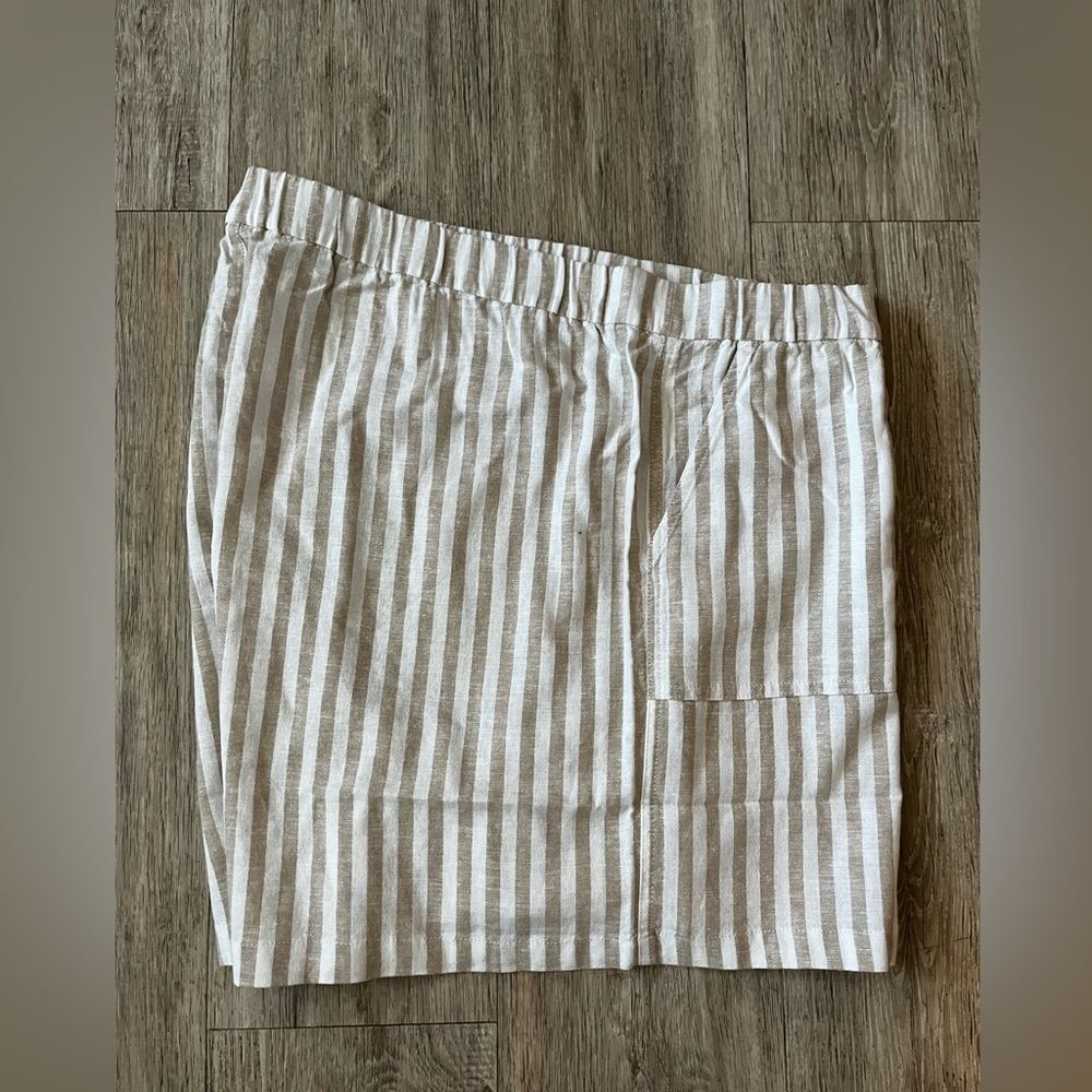 J Crew Women's Linen Blend Pull On Short Front Pockets 4" Striped Beach Beige